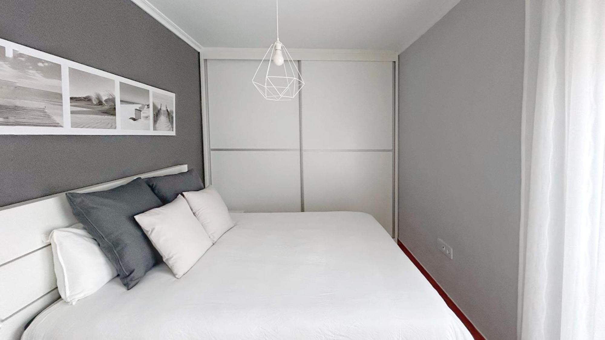 Comillas Bº Casasola - Residencial Lagos Azules - Netflix, Prime, Wifi & Free Indoor Parking Exterior photo