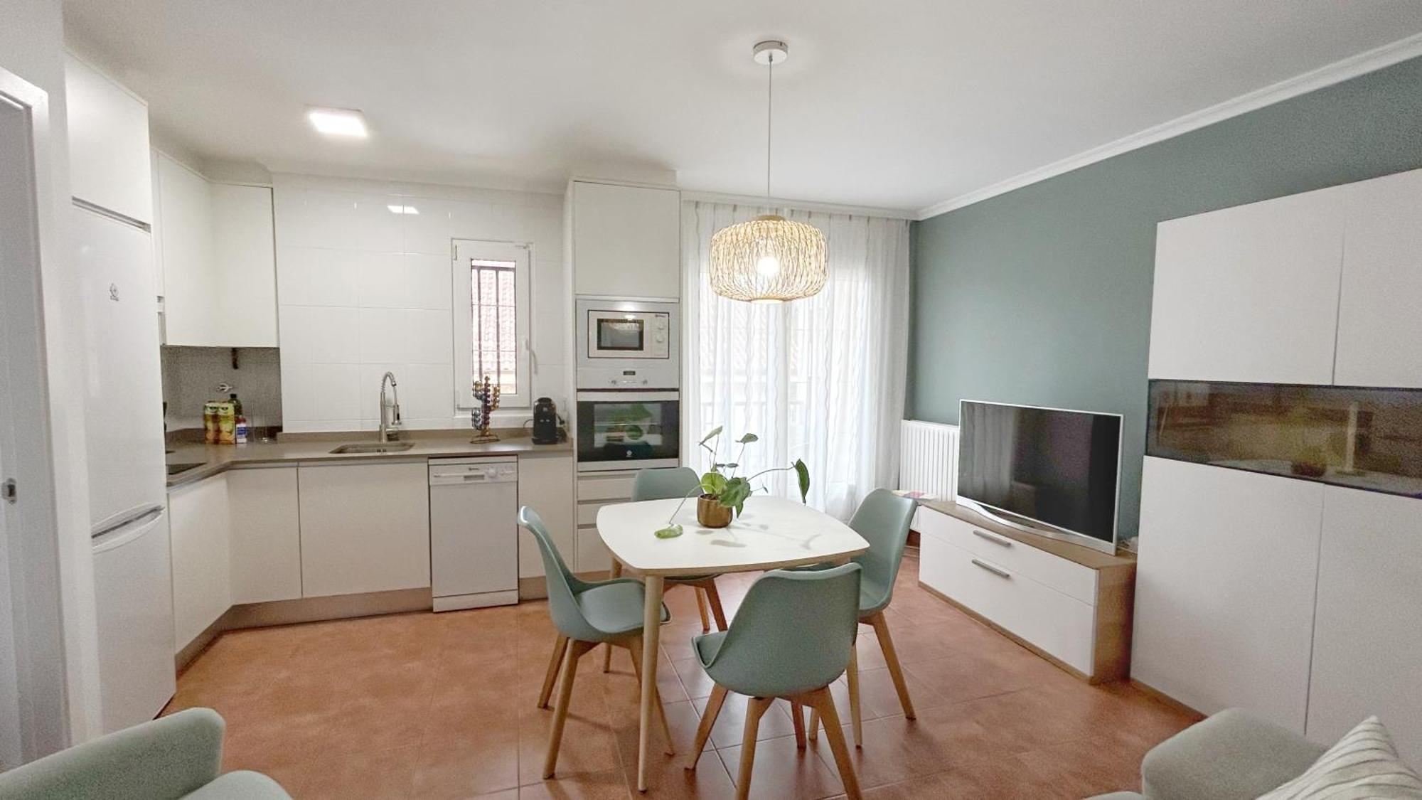 Comillas Bº Casasola - Residencial Lagos Azules - Netflix, Prime, Wifi & Free Indoor Parking Exterior photo